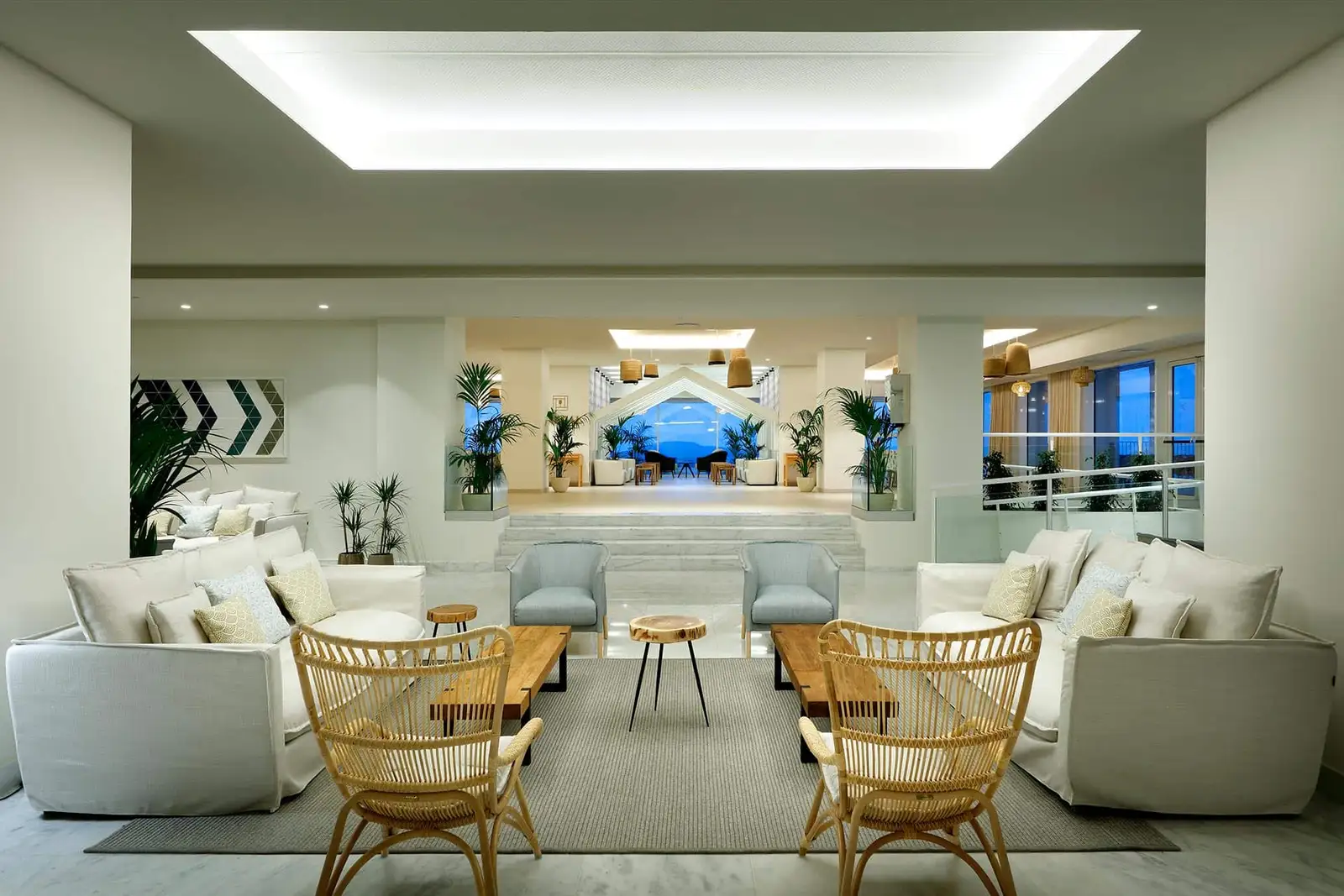 Palladium-Hotel-Menorca-Lobby-2