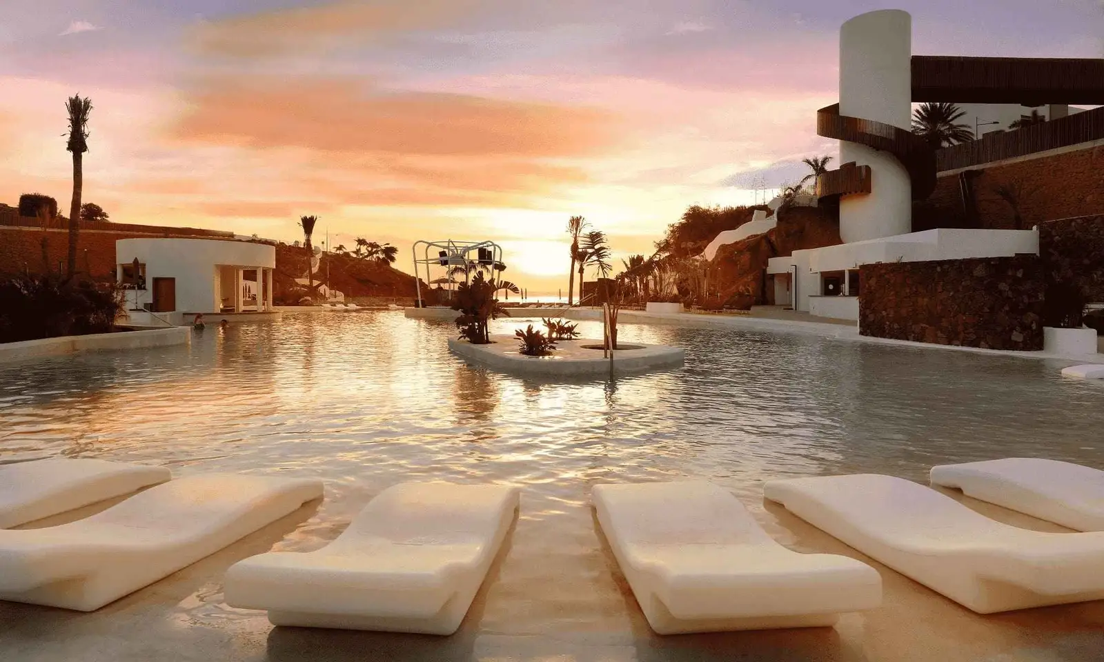 hard_rock_hotel_tenerife_piscina_atardecer