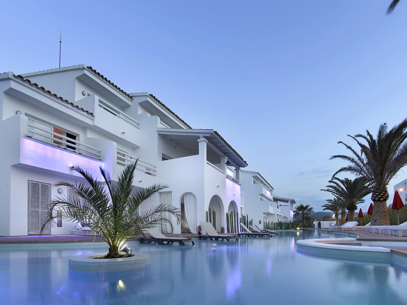 ushuaia-ibiza-beach-hotel-doble-superior-swim-up-1